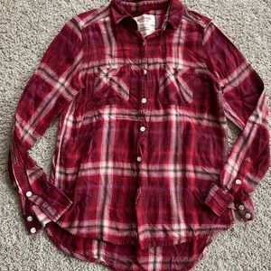 Mossimo women’s small plaid boyfriend fit button down top